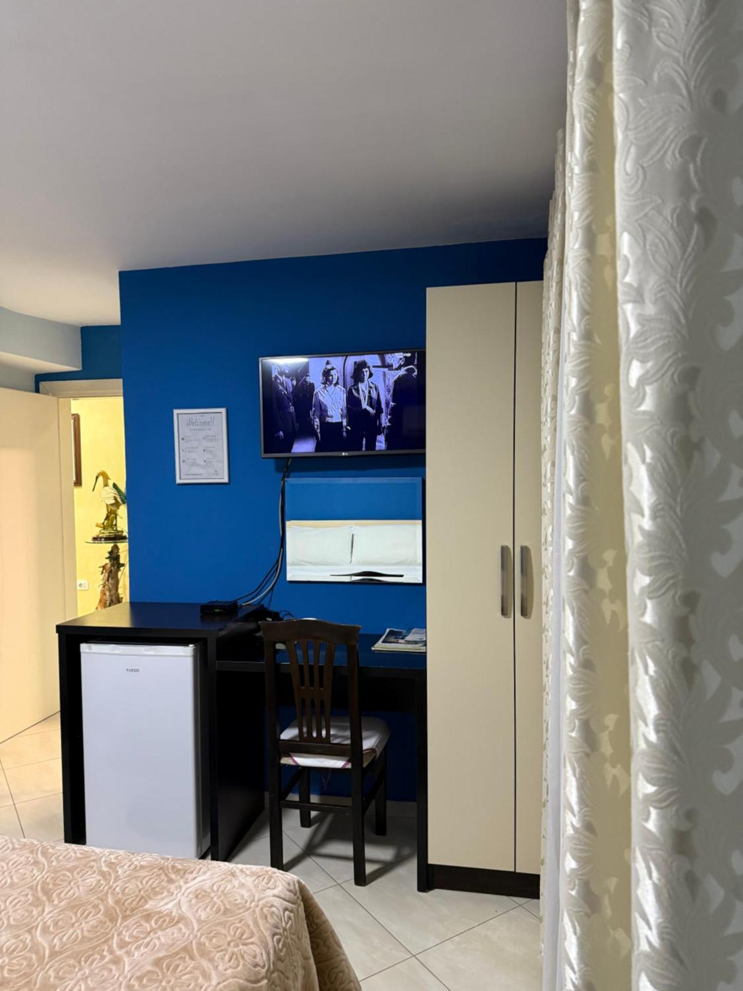 Hotel M&S Тирана Экстерьер фото