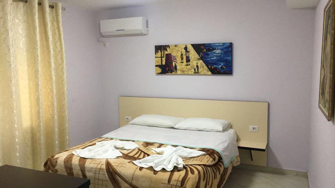 Hotel M&S Тирана Экстерьер фото